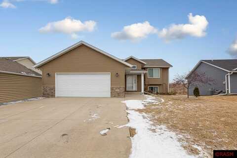 568 Oakwood Drive, Janesville, MN 56048