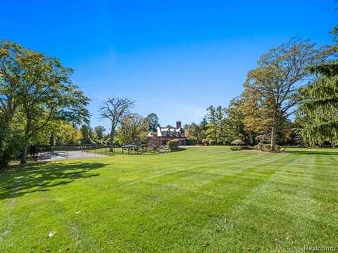 1350 ORCHARD RIDGE Road, Bloomfield Hills, MI 48304