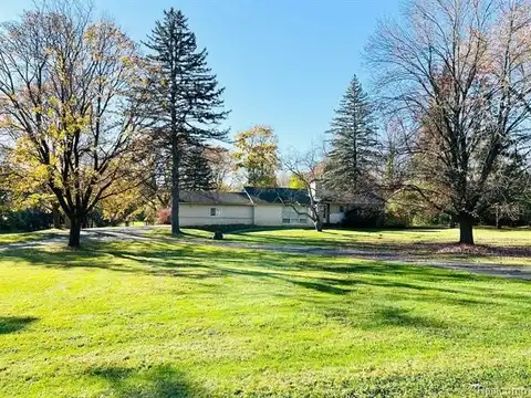 460 N EVANSDALE Drive, Bloomfield Hills, MI 48304