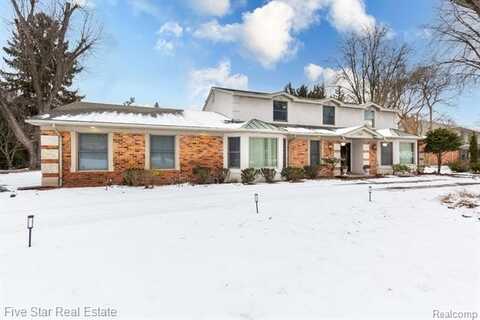 7301 MOHANSIC Drive, Bloomfield Hills, MI 48301