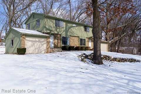 8060 MOUNTAIN VIEW, White Lake, MI 48386