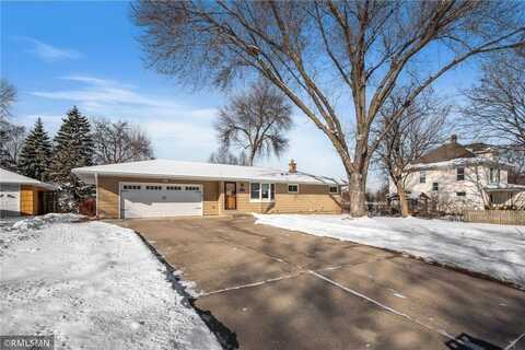 2741 Woodbridge Street, Roseville, MN 55113