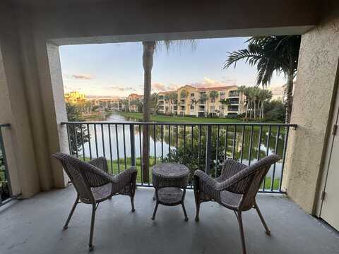 200 Uno Lago 202 Drive, Juno Beach, FL 33408