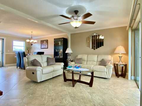 725 Lori Drive, Palm Springs, FL 33461