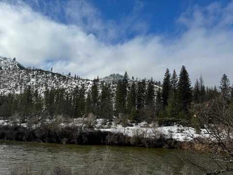 7 Miles out Klamath River Road, Yreka, CA 96097