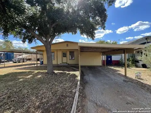 209 W Miller, Dilley, TX 78017