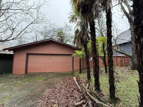 19793 Oak Knoll Drive, Lakehead, CA 96051