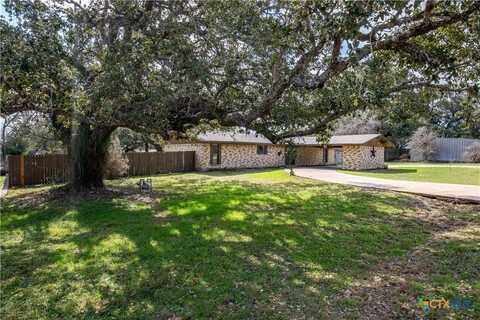 613 W Oak Street, Goliad, TX 77963