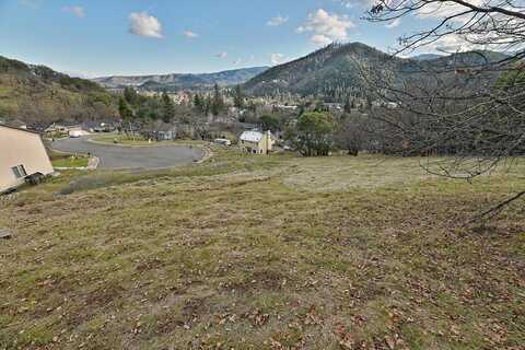 889 Jacoby Street, Gold Hill, OR 97525