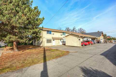 250 N 5th Street, Central Point, OR 97502