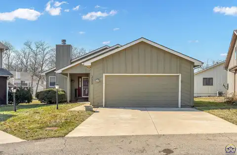 3029 SW Hunters LN, Topeka, KS 66614