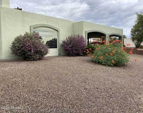 1900 S San Ray Drive, Green Valley, AZ 85614