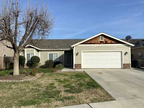 924 N Cottage Street, Porterville, CA 93257