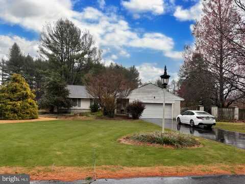 570 HUNTSMAN PATH, KENNETT SQUARE, PA 19348