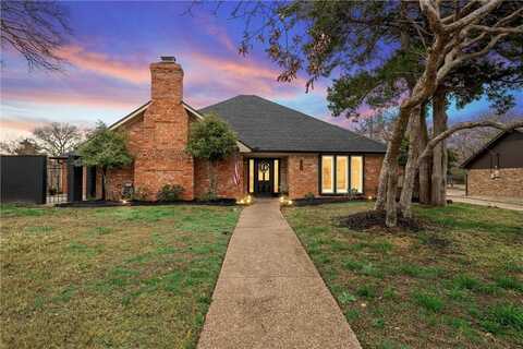 703 Poage Drive, Woodway, TX 76712