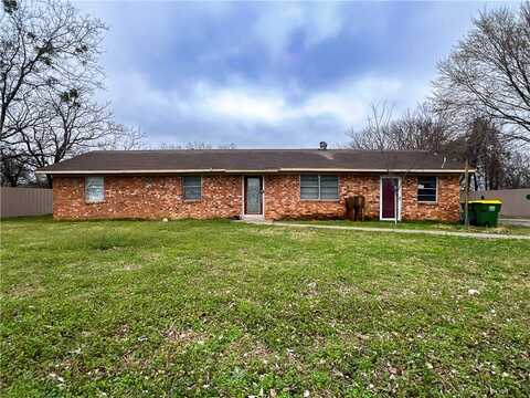 513 Henderson Boulevard, Groesbeck, TX 76642