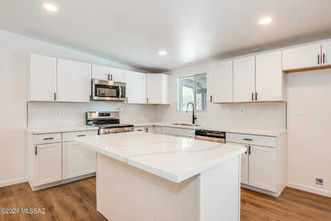 Cooper, TUCSON, AZ 85710