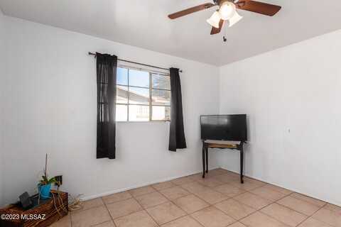 Ebner, TUCSON, AZ 85714