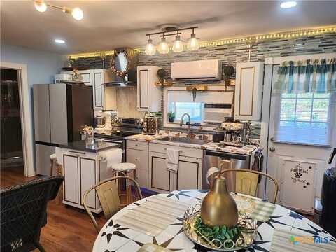 Jeffery, VICTORIA, TX 77905