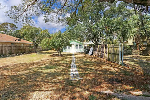 E, Lake Worth, FL 33460