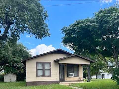 Walnut, LULING, TX 78648