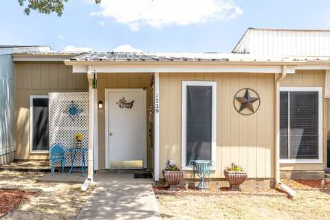 Elm, RUNAWAY BAY, TX 76426