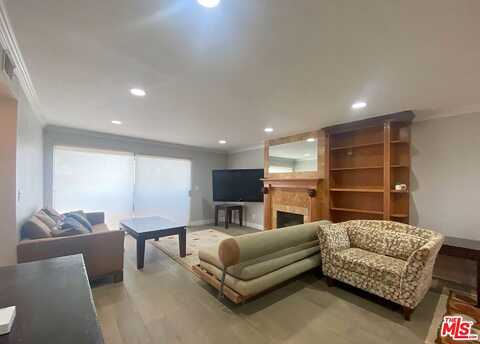 Highland, LOS ANGELES, CA 90068