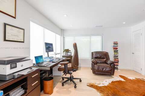 Lago, CORAL GABLES, FL 33143