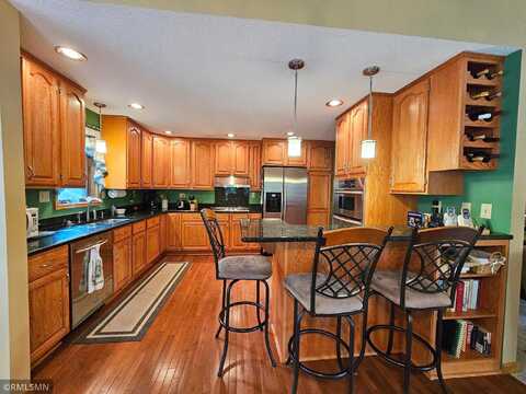 Parkway, SAINT PAUL, MN 55109