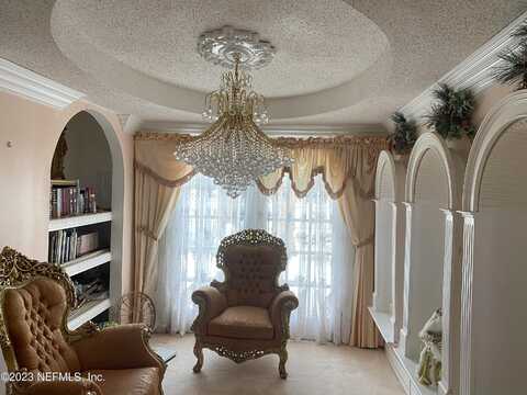 Latour, JACKSONVILLE, FL 32221