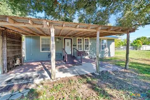 De Leon, VICTORIA, TX 77901