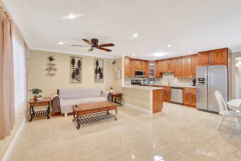 Burgundy G, DELRAY BEACH, FL 33484