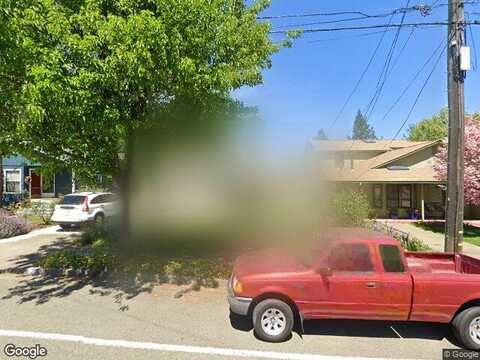 Grove, UKIAH, CA 95482