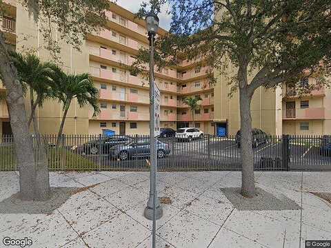 17Th, NORTH MIAMI BEACH, FL 33162