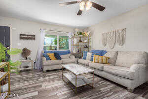 Glenn, PHOENIX, AZ 85051