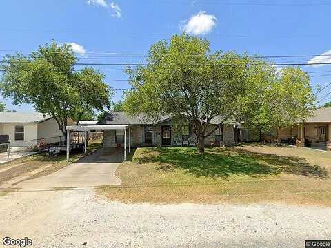 Sarah, CUERO, TX 77954