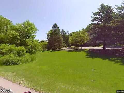 Green Circle Dr, Hopkins, MN 55343