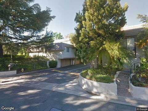 Shoup Ave, Woodland Hills, CA 91367