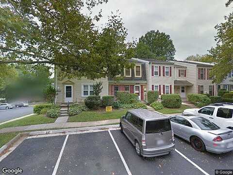 Pine View Ct, Burke, VA 22015