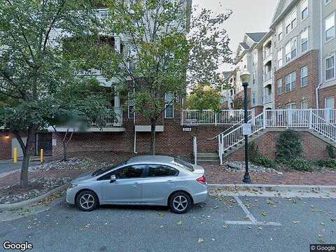 Donovan Dr, Alexandria, VA 22304