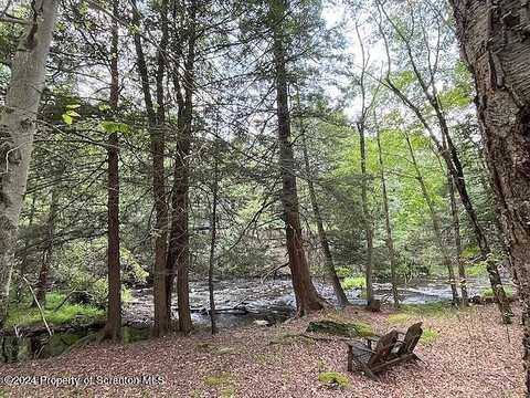 S Lehigh River Drive, Gouldsboro, PA 18424