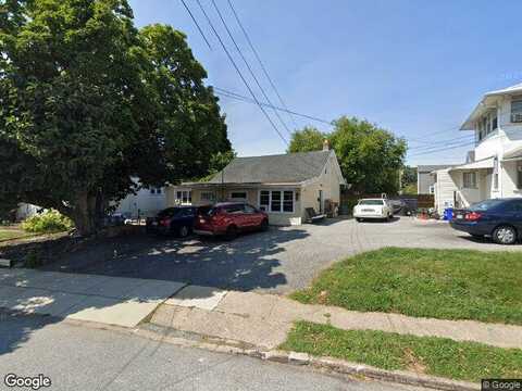 W Avon Rd, Brookhaven, PA 19015