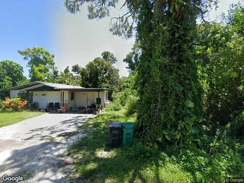 Avenue R, Fort Pierce, FL 34947