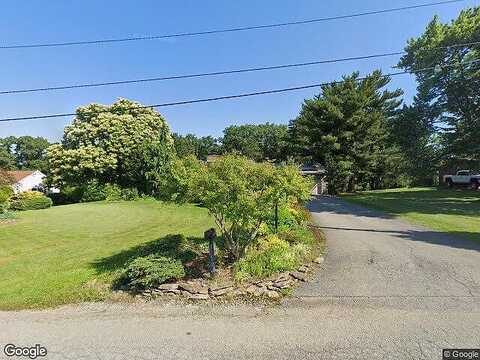 Smith Lane, Beaver Falls, PA 15010