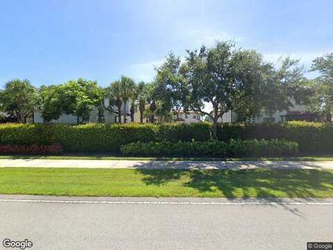 Medan Ct N #33, Naples, FL 34113