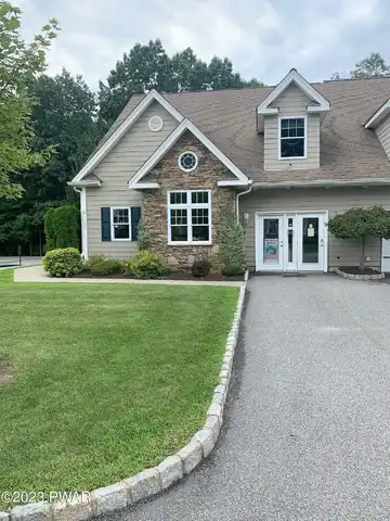 Braeburn Path, Matamoras, PA 18336