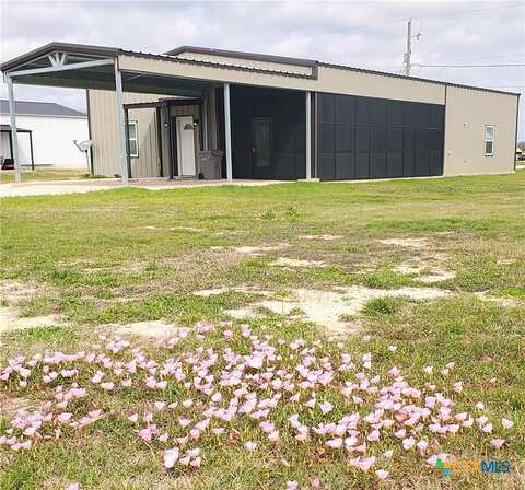 W Dallas Avenue, Seadrift, TX 77983