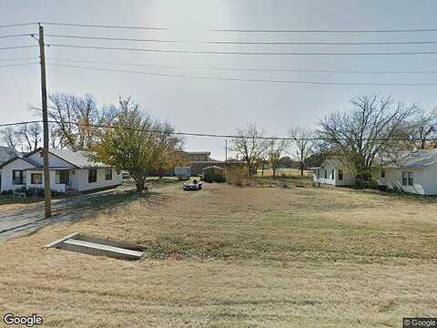 W Washington Ave, Iowa Park, TX 76367