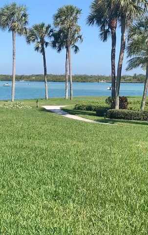 Intracoastal Place, Tequesta, FL 33469