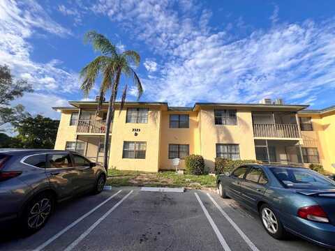 Linton Ridge Circle, Delray Beach, FL 33444